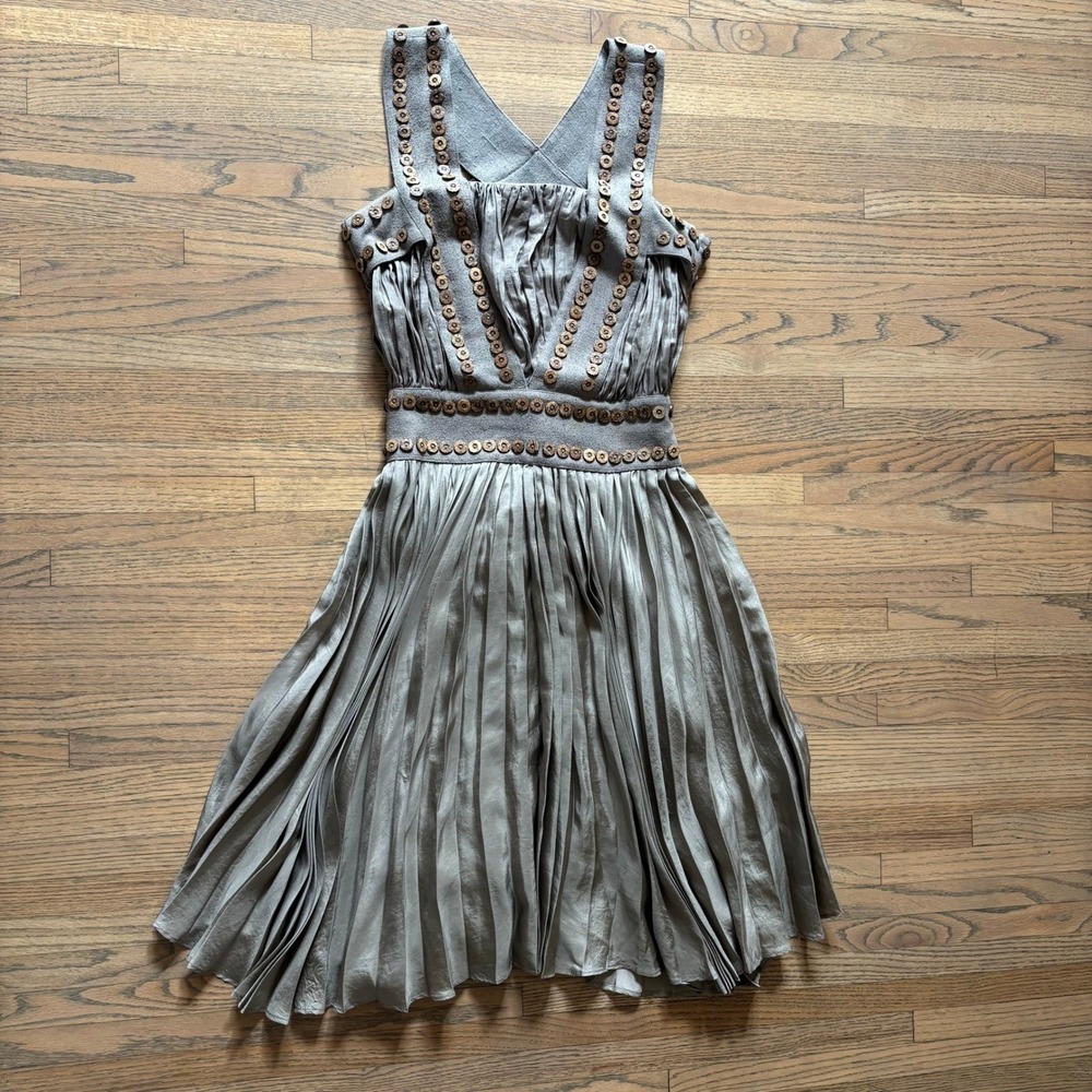 Kirrily Johnston Gray Pleated Sleeveless Dress with Wood Button Trim Boho NWT 10